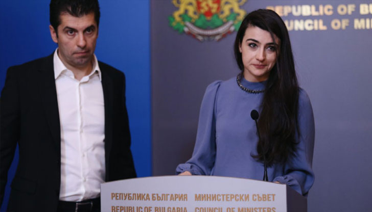 Премиерът Кирил Петков и министърът на вътрешните работи Бойко Рашков