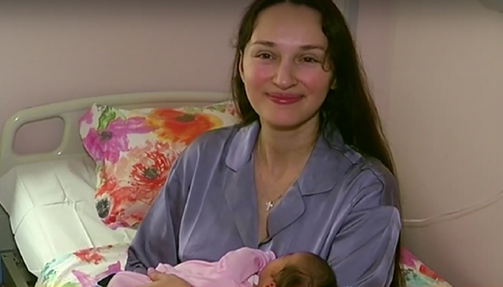 Украинска бежанка роди своята дъщеря във ВарнаМалката Ана се е