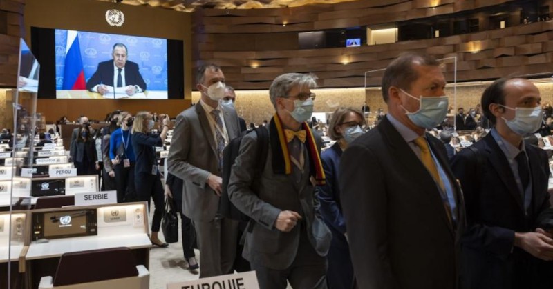 Напуснаха залата още преди речта на външния министър да е