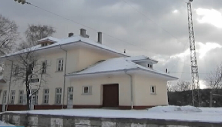 Почитаме паметта на жертвите загинали при атакатаДнес се навършват 37