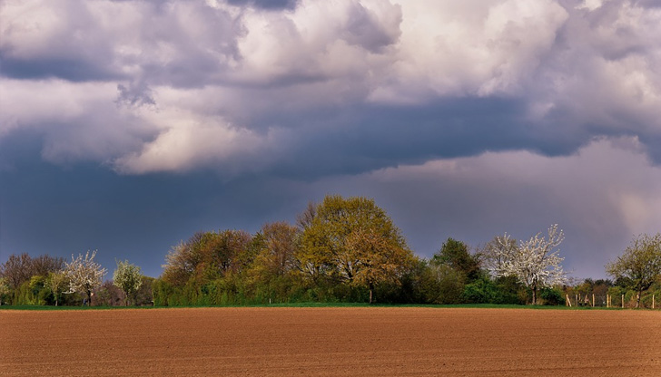 В неделя времето ще бъде слънчево и топло с видима