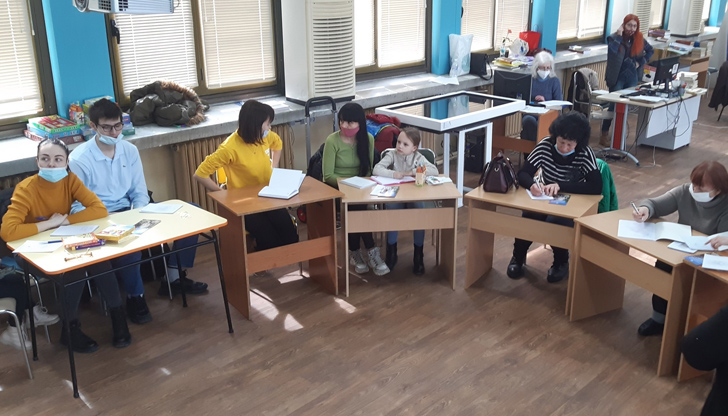 Днес в Регионална библиотека "Любен Каравелов" стартираха езиковите курсове за