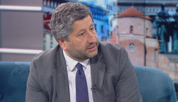 "В интерес на България е да помогне на Украйна, включително