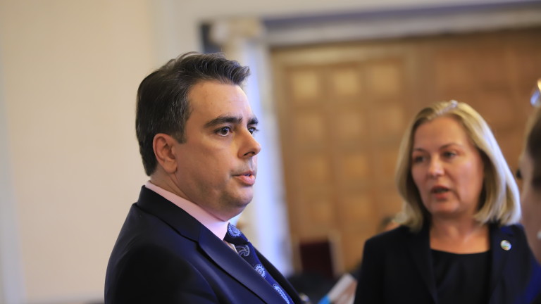 Георги Самуилов е бил притискан да прави операции с държавния