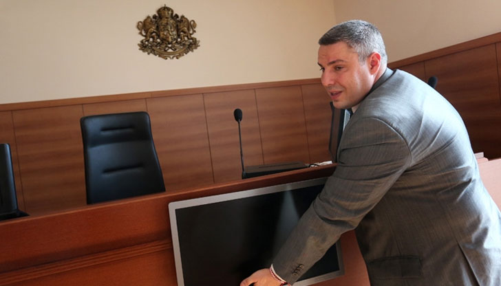 Борисов трябва да бъде разследван от адекватни магистрати за дейността