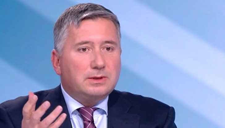 Каква е разликата между държавната схема с батериите и инхауса