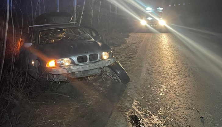 Двама души са пострадали при тежка катастрофа, станала снощи около