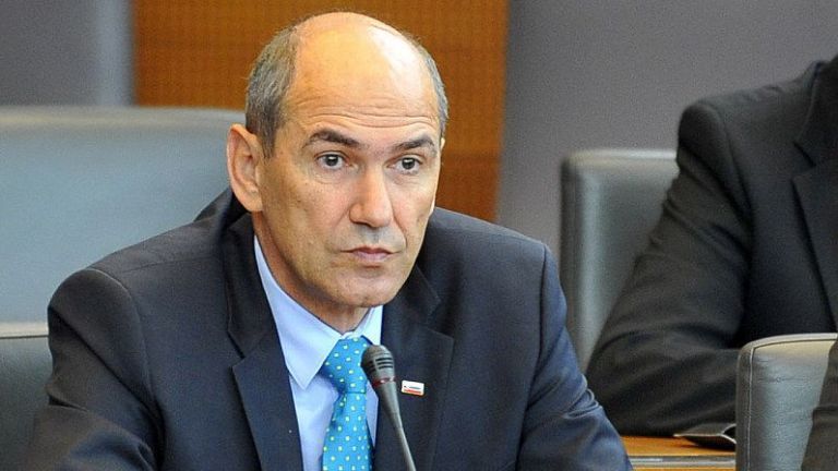 Киев е нападан от изток и запад, но силите, които