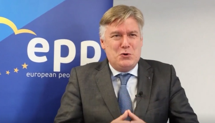 ГЕРБ трябва да сформира правителство в сянка с екипи, които