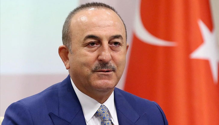 Турският външен министър обсъди развитието на руско-украинската война в телефонни