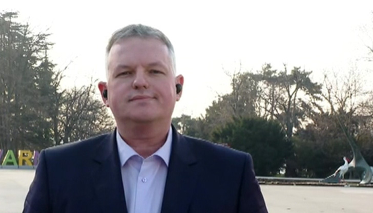 "Ще трябва да носим маски на закрито и в градския