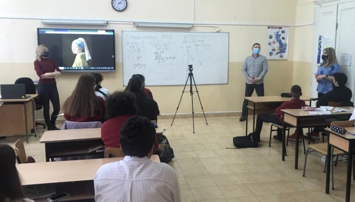 Учениците безплатно ще запознаят с основите на разработката на игри,