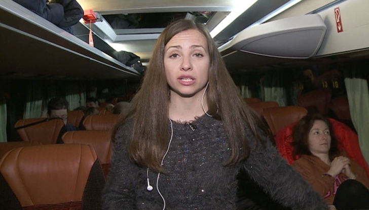 Колоната от автобуси с българи, които се евакуират от Украйна,