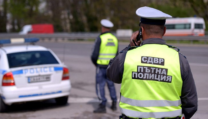 ТИР и бус са се ударили на главен път Русе