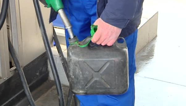 Най-много ме е страх сега "Лукойл" да не пуснат нафта