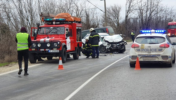 Челен удар взе жертва на пътя Русе - Бяла.Два автомобила