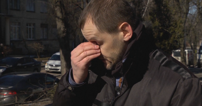 Серхий остава сам, с една - единствена раница от всичко,