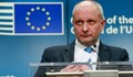 ЕС връща дипломатите си в Киев