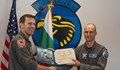Капитан Александър Велинов е първият български пилот на F-16