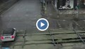 Кола и пешеходци затънаха в прясно налят бетон в София