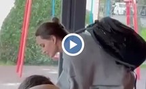 Заснеха случайно Анжделина Джоли в кафене в Украйна