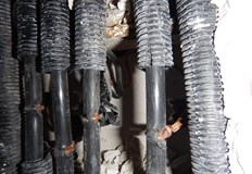 Сигнал за неправомерно присъединяване и кражба на електроенергия разследват в