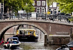 Микробус с осем туристи и шофьор падна в един от