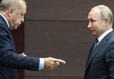 Руският президент Владимир Путин и турският му колега Реджеп Тайип Ердоган обсъдиха хуманитарната ситуация в Украйна днес