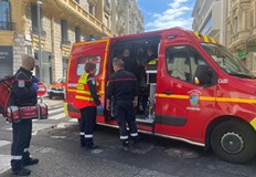 Нападателят е арестуванСвещеник и монахиня са били ранени при нападение