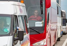 Колони от движещи се с ниска скорост автобуси ще затрудняват