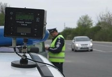 Отново интензивен трафик заради предстоящите почивни дниНа магистрала Хемус след