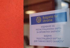 Допълнително са обучени и 25 мобилни екипа които ще посетят