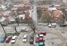 Силна градушка валя този следобед над СливенОсновно са засегнати високите