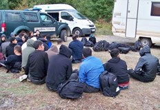Група от още 10 нелегални мигранти е задържана на територията