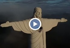 Прочутата статуя на Христос Спасителя в Рио де Жанейро вече