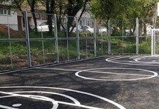 Нов асфалт по разрушената доскоро улица Ибър в кв Родина
