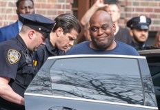 Полицията в Ню Йорк задържа предполагаемия извършител на стрелбата в