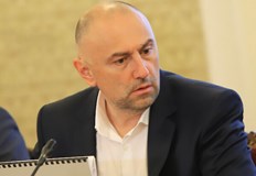 Чудя се защо Слави Трифонов подлага на унижение Каримански Ясно