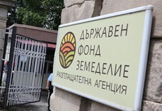 Защо в България трактор по европрограма излиза 4 пъти по скъп