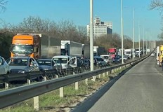 Отново огромни тапи се образуваха в района на Дунав мост