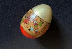 Дървената творба е пирографирана с шевици цветовете са отлично запазениУникално