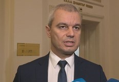 Правителството е инсталирано от САЩ за да изпълни няколко външнополитически