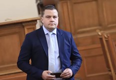 Издигнаха Гюров от спортна злоба само и само БНБ да