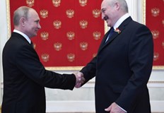 Руският президент Владимир Путин поздрави беларуския си колега Александър Лукашенко с Деня на