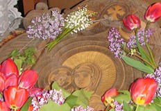 В миналото през Светлата седмица жените повторно боядисвали яйца които