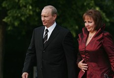 САЩ и Европейският съюз обявиха санкции срещу двете дъщери на