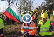 Фирми от Българска браншова камара Пътища излязоха на протест на пътя Русе Бяла на разклона за