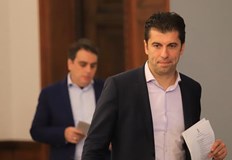 4 месеца след като влезе във властта Продължаваме промяната става