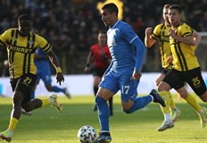 Левски надви Ботев Пловдив с 2 0 във вълнуваща среща от