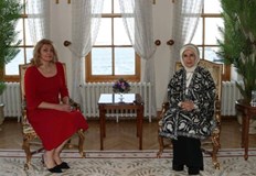 Съпругата на българския президент Десислава Радева се срещна със съпругата